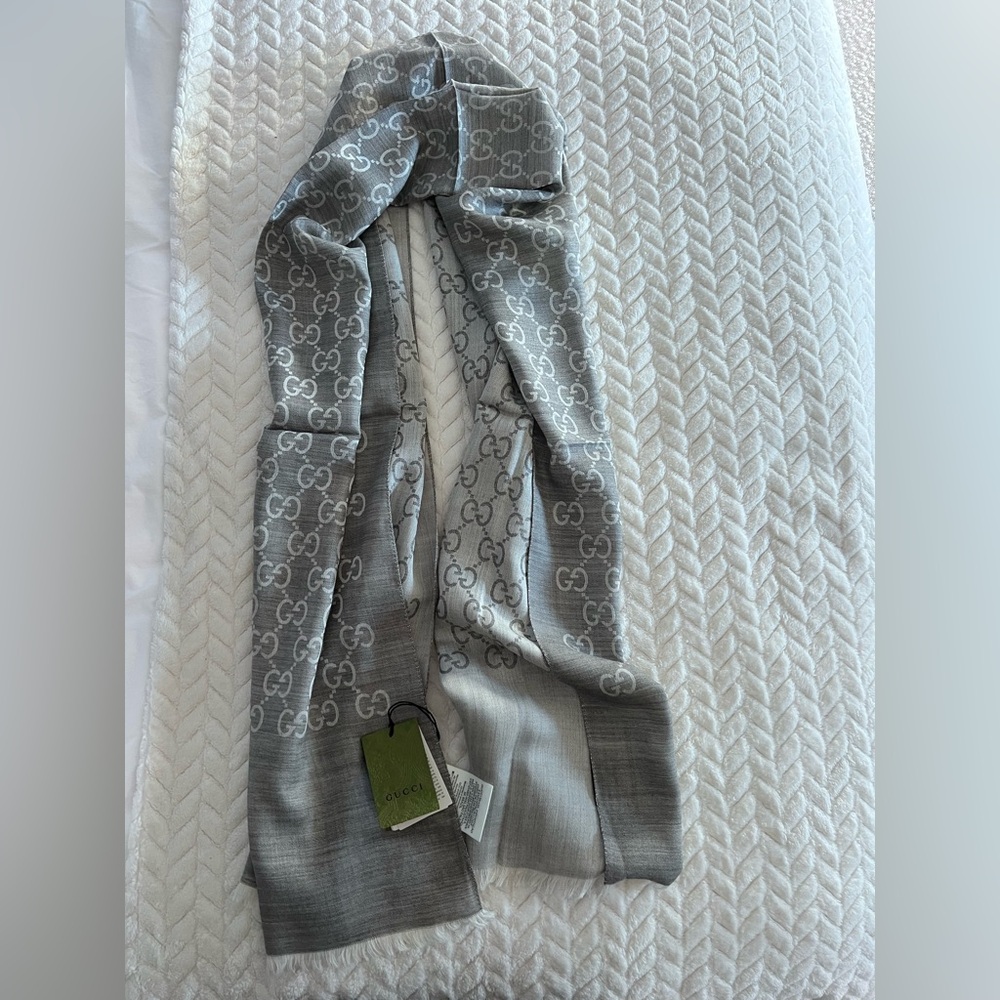 NWT Gucci grey two tone scarf - Picture 4 of 7